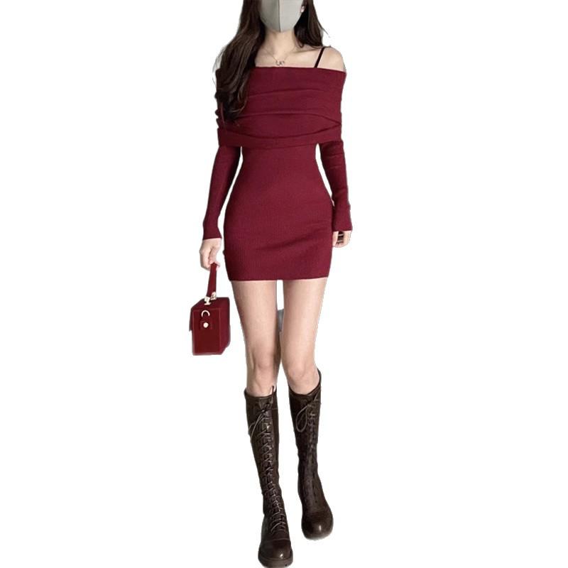 Women's One-Shoulder Red Knit Bodycon Dress - Spring/Autumn 2026 Spicy, Elegant Short Skirt