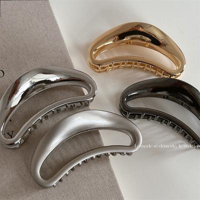Alloy Hollow Moon Hair Claw Clip Retro Temperament Hair Claw Clip for Women Spring Summer Vintage Back Head Hair Styling Clip