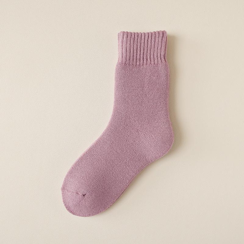 Japanese Style Solid Color Women's Cashmere Mid-Calf Socks - Fleece-Lined, Thickened for Warmth, Perfect for Autumn/Winter.