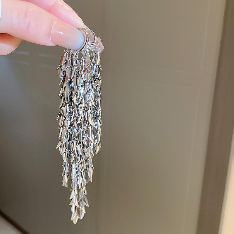 

GemChic женские серьги-пусеты иглы с блестящей бахромой в виде листьев, геометрические серьги, оригинальные крутые серьги, ювелирные изделия на день рождения, Рождество, подарок