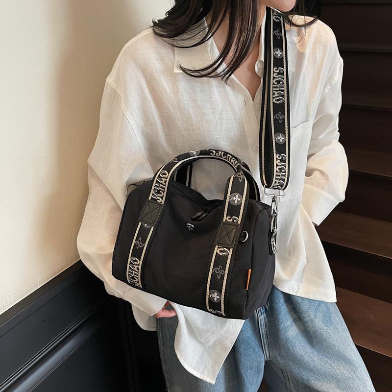 Simple & Spacious Women's Shoulder Bag - Durable Crossbody Purse with Organizational Pockets Lightweight and Versatile