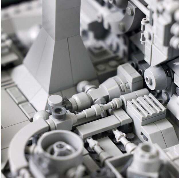 LEGO Star Wars 75329 Diorama: Storming the Death Star