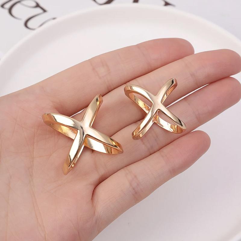 Simple Cross Scarf Clip X Shape Metal Brooches For Women Hollow Bow Scarves Buckle Holder Shawls Jewelry Clothing Accessories