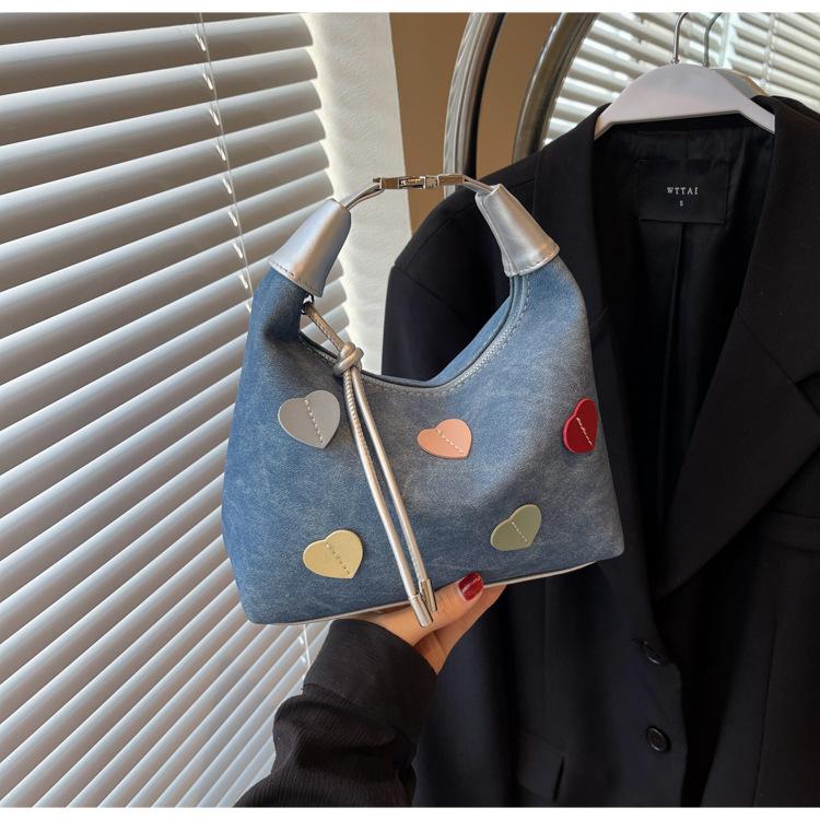 

2024 new casual sweet small fresh peach heart single shoulder armpit bag trendy fashion messenger bag small bag women джинсовий синього кольору