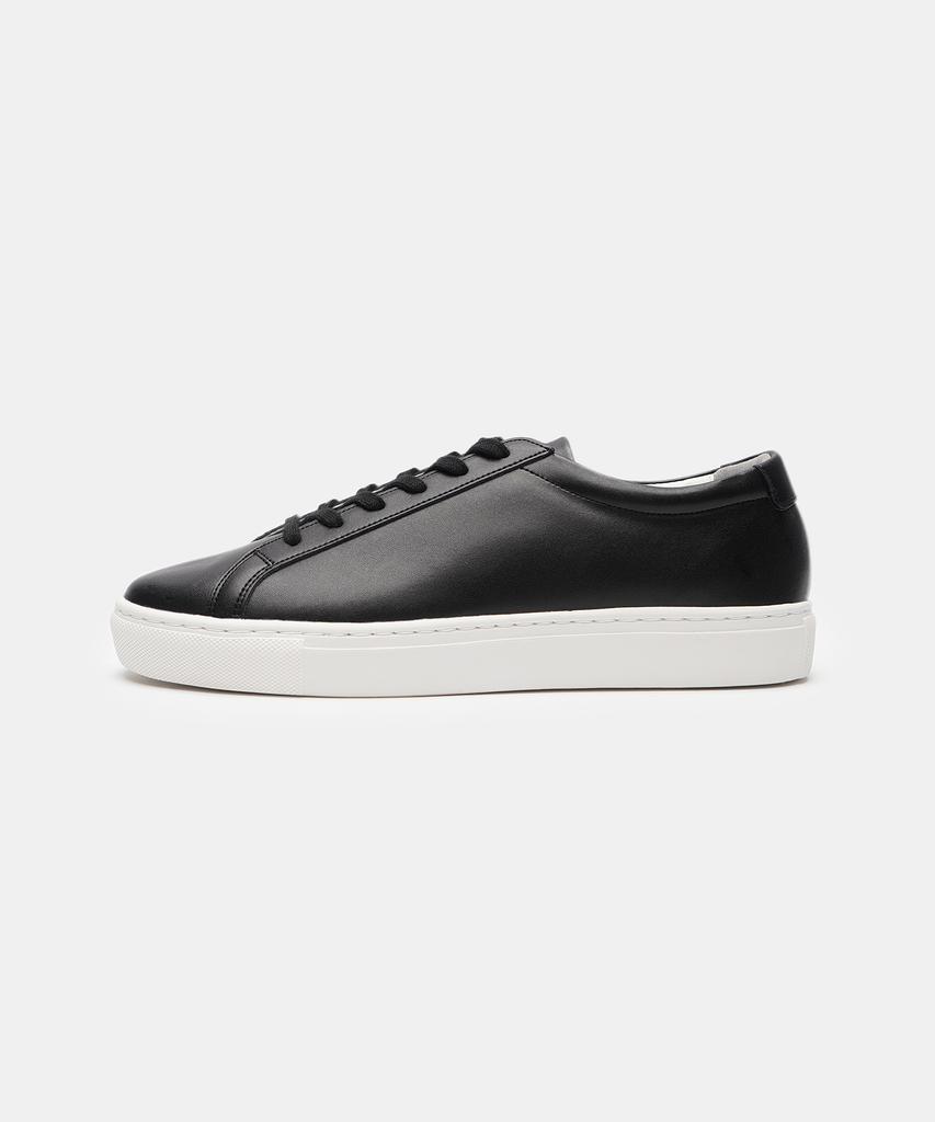 6Ft 1In Black - Black Sneakers