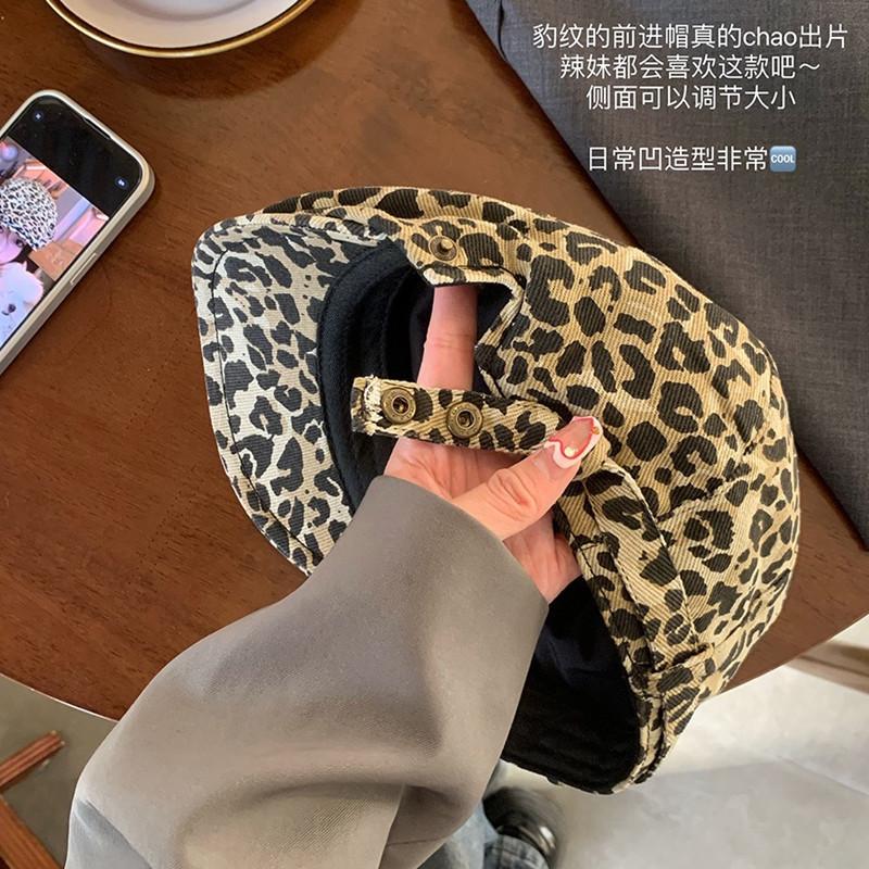 Women's Spring Summer Vintage Leopard Print Newsboy Cap Stylish Hot Girl Duckbill Beret Cool Hat