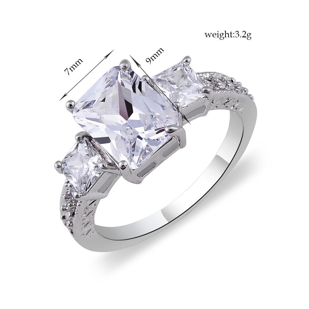 Women's Gold-plated Clear Zircon Ring Elegant Luxury Crystal Zircon Ring