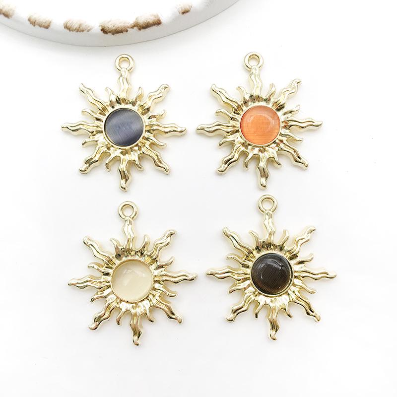 

Sunflower Alloy Drip Oil Pendant for DIY Bracelets, Keychains, and Earrings