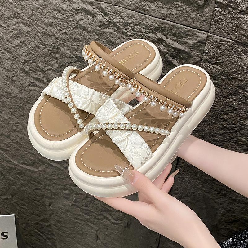 French Beautiful Fashion Cool Slippers 2025 Summer New Wear Comfortable Dual-purpose Beach with Skirt Cool Slippers Women