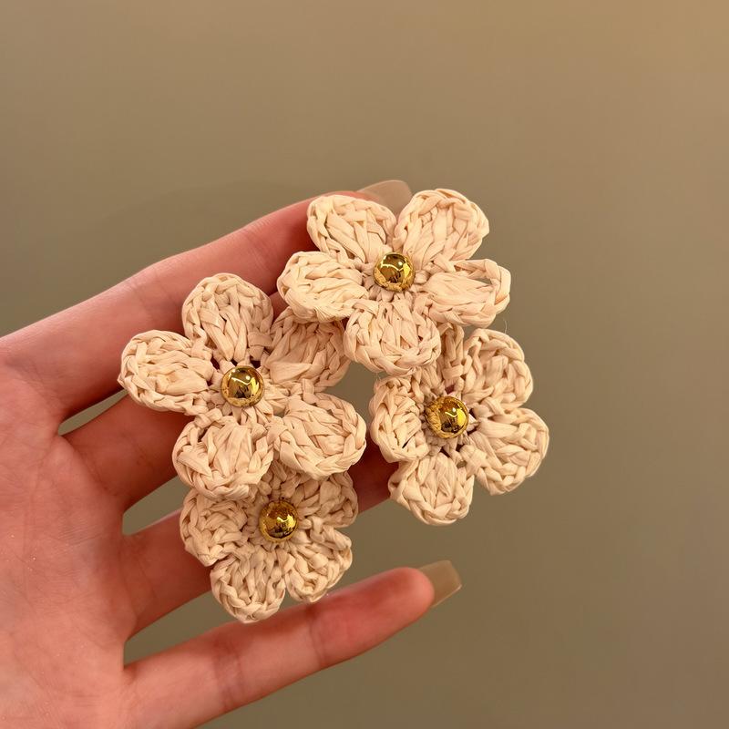 

Seaside vacation wind silver needle raffia flower pendant earrings fresh and sweet stud earrings niche high-end earrings women
