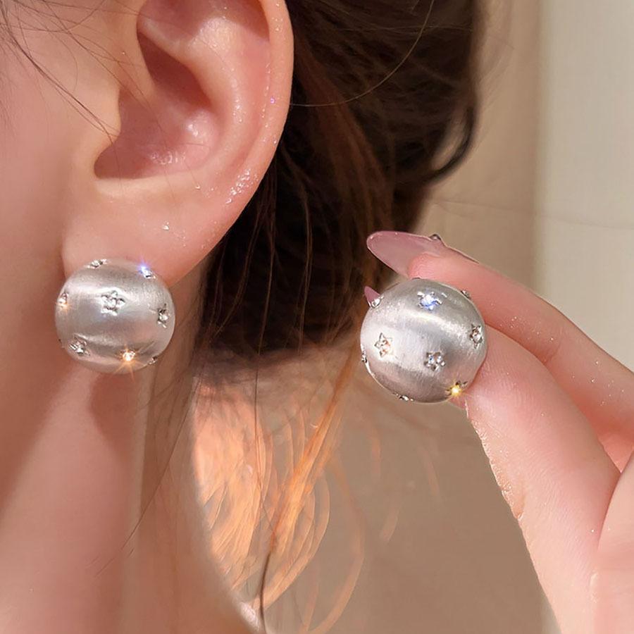 

18k zircon brushed round earrings exaggerated light luxury stud earrings fashionable versatile earrings