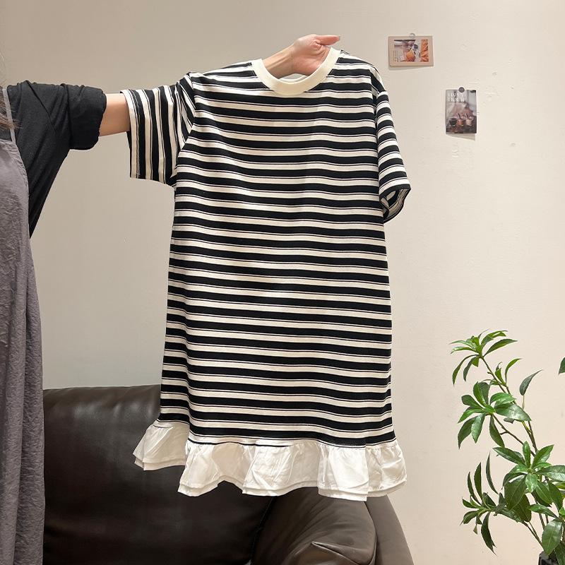 

Korean college style niche unique T-shirt women s contrasting stripes splicing skirt summer super fire ruffle hem M