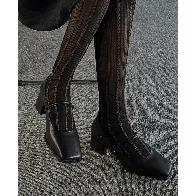 Absolutely! Retro Mary Jane shoes 2025 French temperament black word with square head thick heel single shoes with skirt