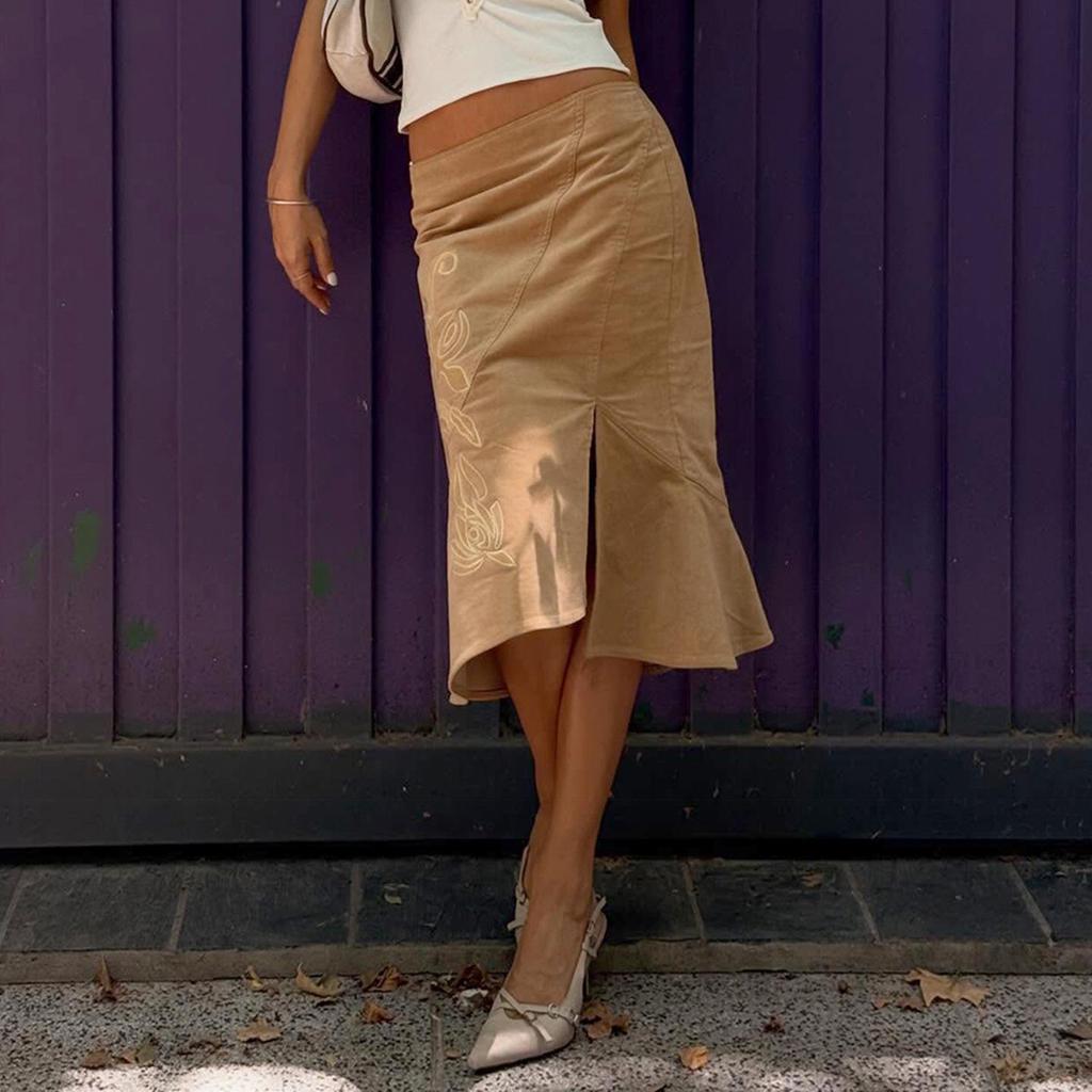 European Retro Embroidered Fishtail Skirt - Elegant, Slimming, Pure Color Design for Women
