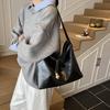 Women's Large Capacity Crossbody Tote for Autumn/Winter 2025 - Elegant Commuting Travel Bag