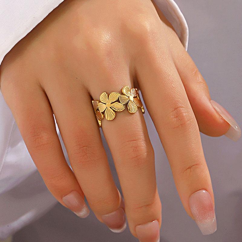 Stainless Steel Flower Adjustable Opening Rings Golden Plated Waterproof Finger Jewelry For Women Wedding Exquisite Gifts
