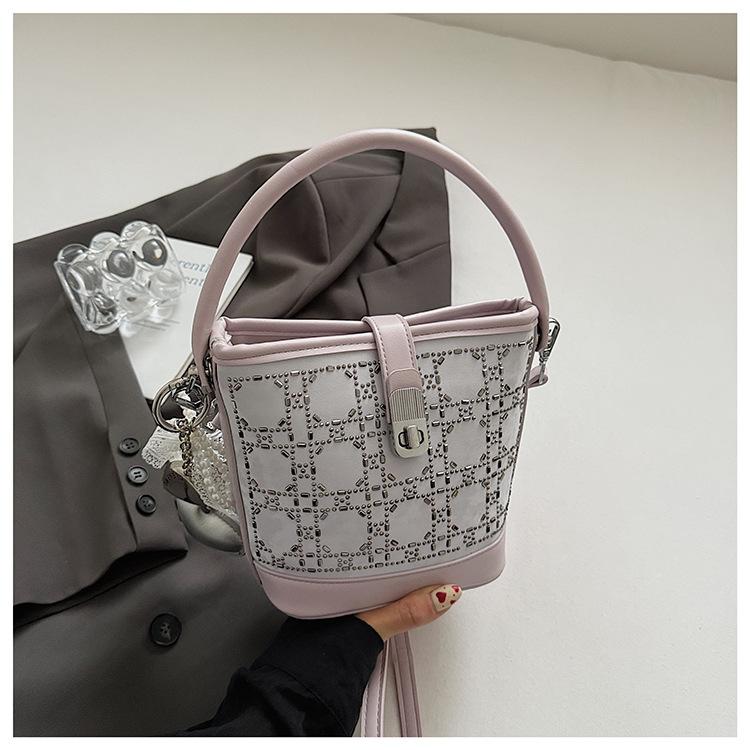 Small bag women's handbag 2025 new summer super popular bucket bag niche design women's messenger bag tide