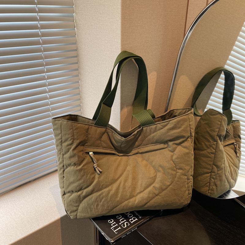 Solid color versatile quilted tote bag women's padded one-shoulder cotton jacket college student minimalist style class commuting handbag