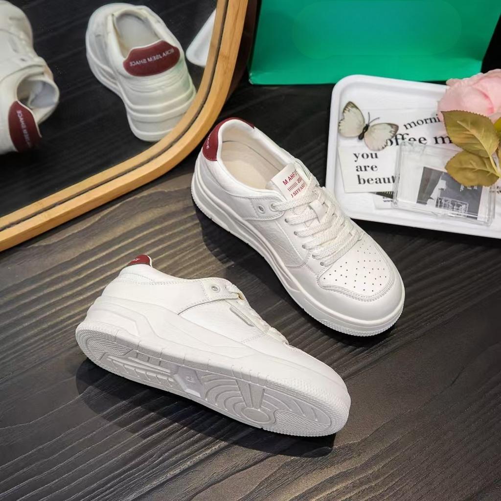 New Versatile, Lightweight, Soft-soled Casual Shoes and Thick-soled Sports Board Shoes for Women