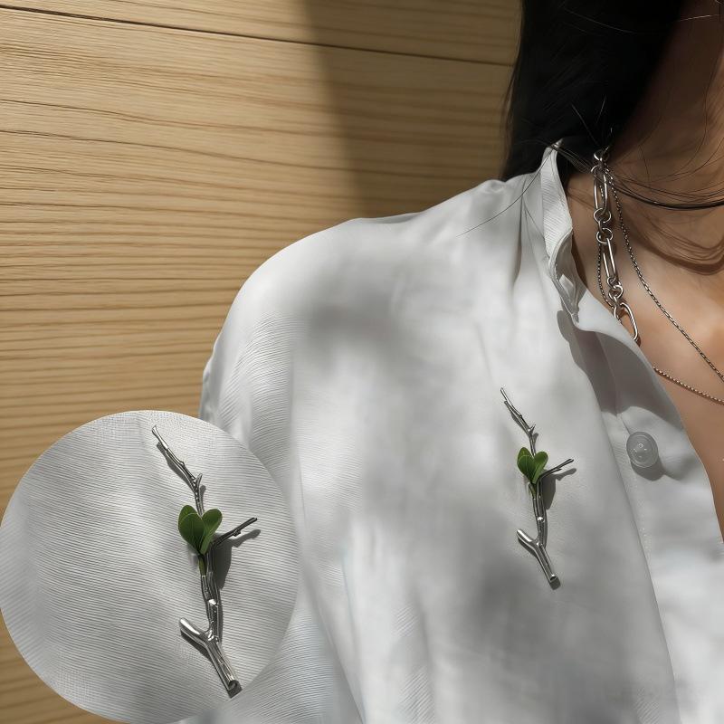 

1Pcs Flower Pot Brooch Elegant Vase Metal Brooch Pin Vintage For Women Small Flower Brooches Charm Jewelry Accessories Gifts A7