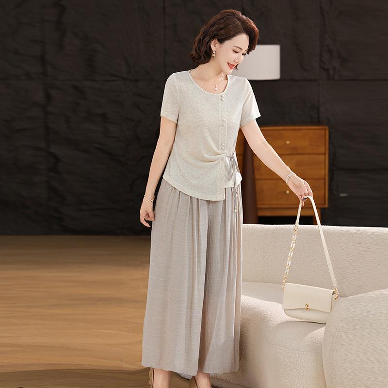 2026 Summer Plus Size Loose 2-Piece Set: Stylish Short Sleeve Top for Middle-Aged & Elderly Women