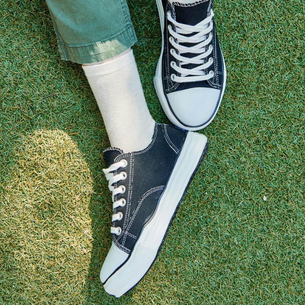 Skono Grunge Canvas Sneakers / Black
