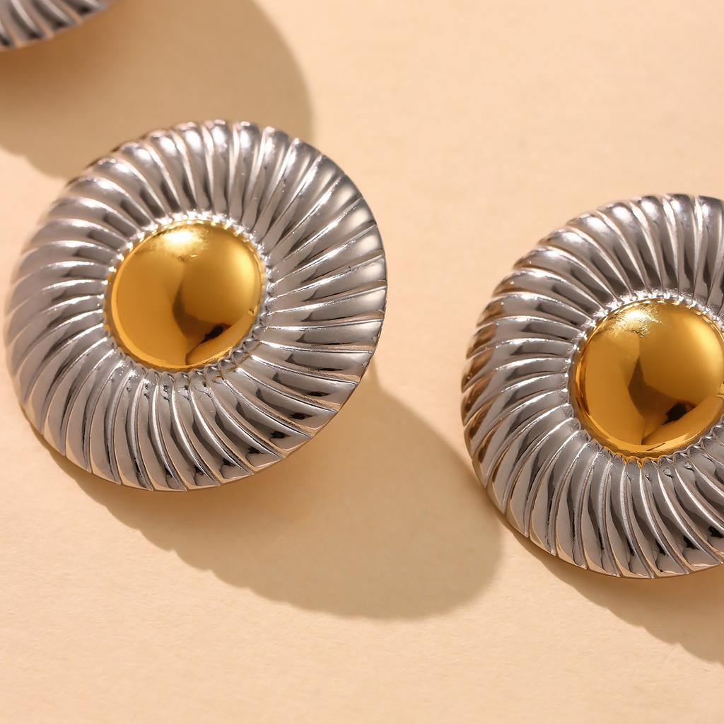 Nivora Streifen Metall Textur Hutform Edelstahl Poliert Stecker Ohrringe Für Frauen Allergie Vorbeugen Tägliche Trageohrringe Zirkon