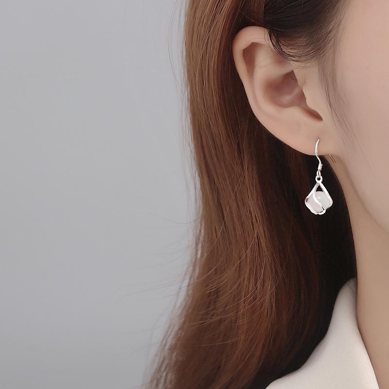 Retro Chinese Style Water Drop Cat's Eye Stone Ear Hooks for Women - Elegant Rotating Dangle Earrings