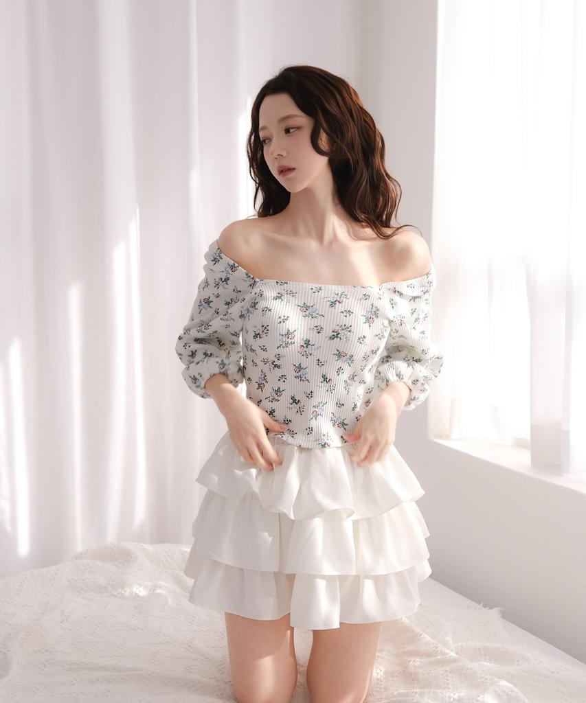 Aissie Volume Tiered Skirt (White)