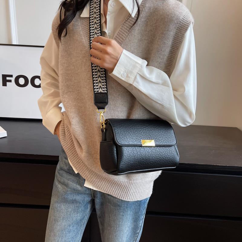 Small Bag Women's New Wide Shoulder Strap Messenger Bag Fashionable Versatile Casual Small Square Bag