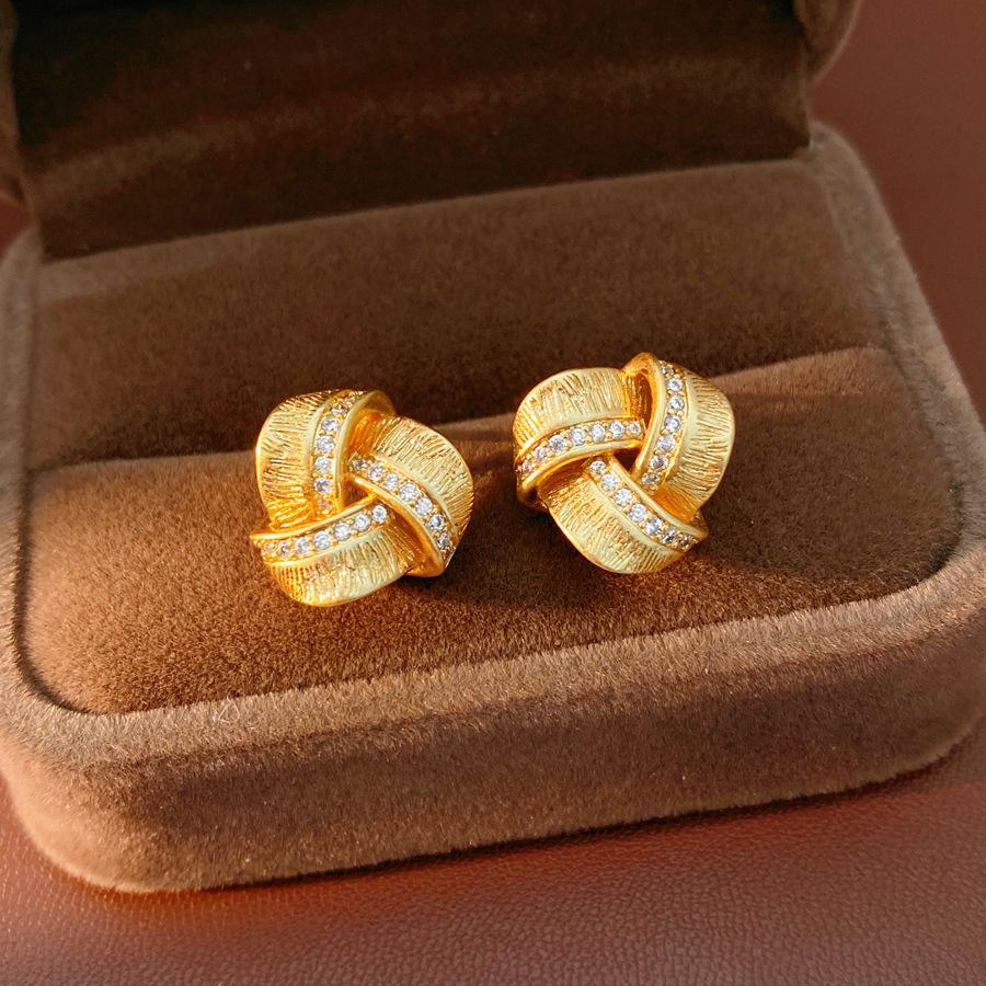 Exquisite Temperament Fashionable and Versatile Light Luxury and High-end Earrings