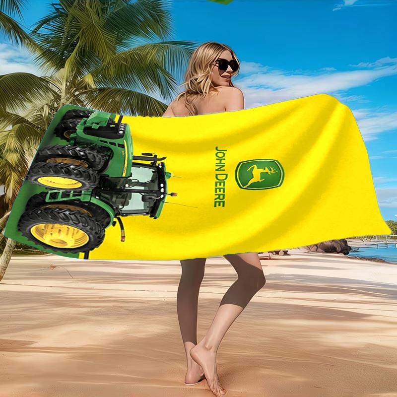 מגבת חוף עם לוגו John Deere, מתייבשת במהירות, קלה לטיפול, מתאימה גם לאימוני כושר וגם לחופשות חוף, ציוד חיוני לספורט