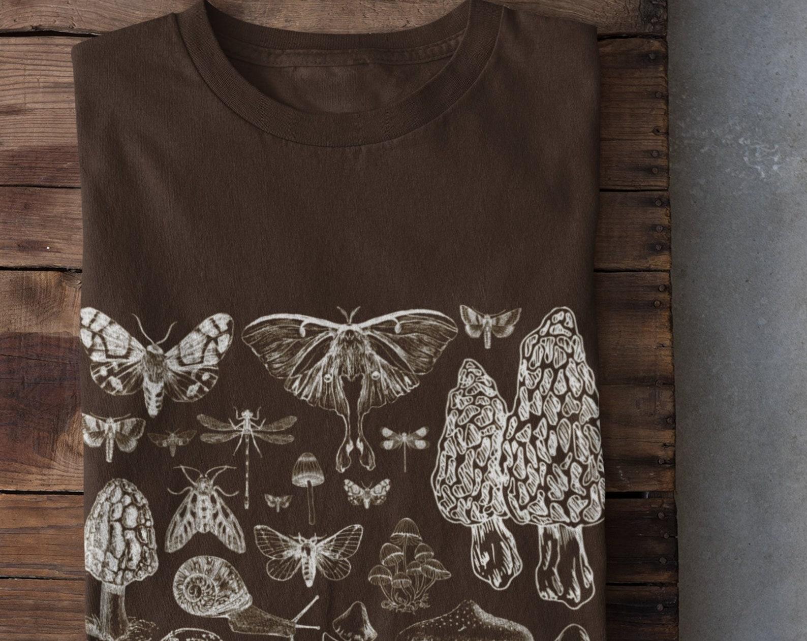 Mushroom Tshirt, Mushroomcore Shirt, Grunge Clothing, Cottagecore Shirt, Moths Tshirt, Fungi T-shirt, Goblincore Shirt, Indie Colthing L