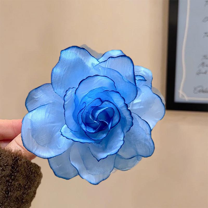 Große Farbverlauf Seidenrose Haarspange - 3D Blumendesign für Frauen, Perfekt für Fotos am Meer