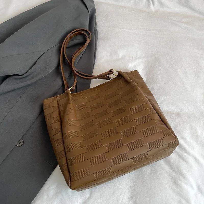 Große Umhängetasche für Damen vielseitige Bürotasche elegant und schlicht