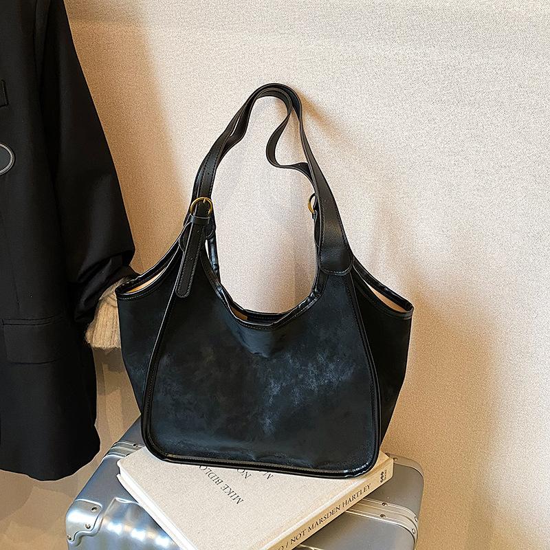 Autumn new soft waxy women's bags versatile light luxury fashion matte personalized portable underarm bags trendy shoulder bags
