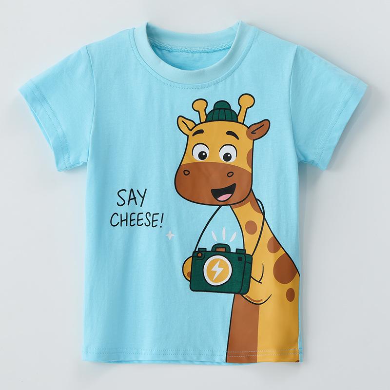 

Stylish boys short-sleeved T-shirt with giraffe cartoon print – children s crew-neck top 140cm(8Y) озеро синього кольору