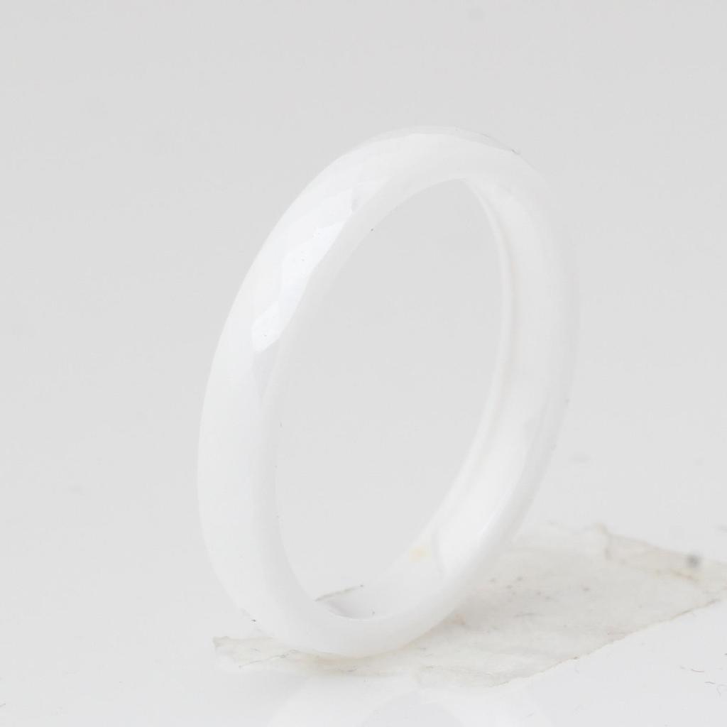 Faceted Ceramic Black and White Polished Diamond Ring, 3MM Wide, Simple and Versatile.