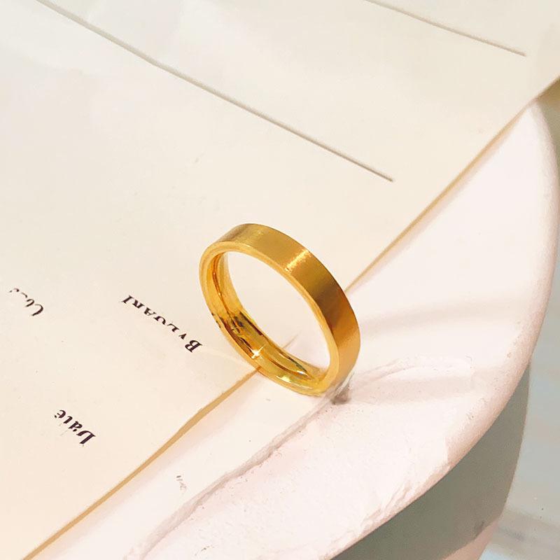 Klassischer vergoldeter Titanstahlring: Elegantes Unisex-Design, Nicht verblassend