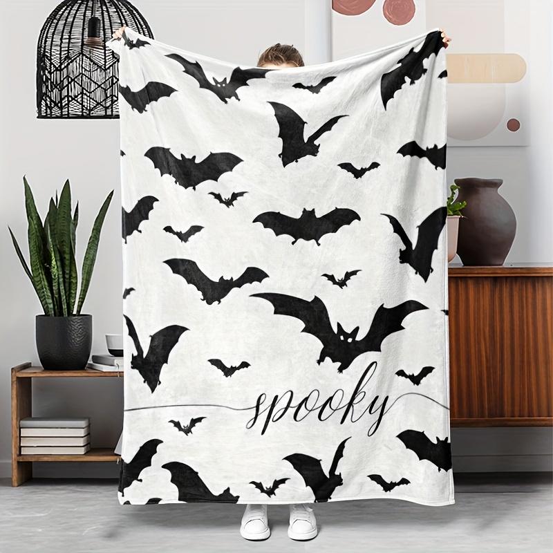 1pc Halloween Bat Pattern Flannel Blanket, Gift Blanket for Family and Friends, Nap Blanket, Throw Blanket, Sofa Blanket, Camping Travel Multi-Purpose