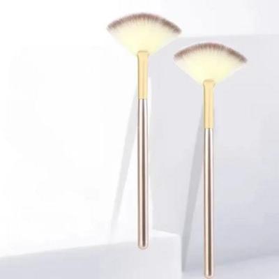 Pincel de maquiagem Pincel iluminador Acessórios de maquiagem Cosméticos Pó em forma de leque 1PC