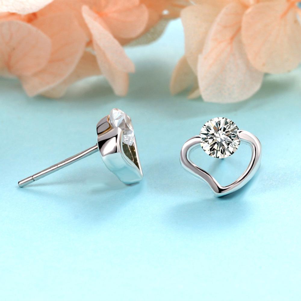 Heart-Shaped Silver-Plated Zircon Stud Earrings for Women: Shiny, Fashionable, Chinese-Style Design
