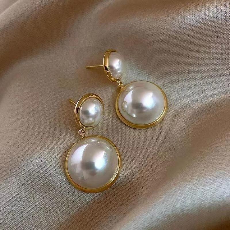 Trending Pearl Earrings for Women Vintage Elegant Versatile Designer Unique Premium Sophisticated Minimalist Viral Jewelry Gift Idea