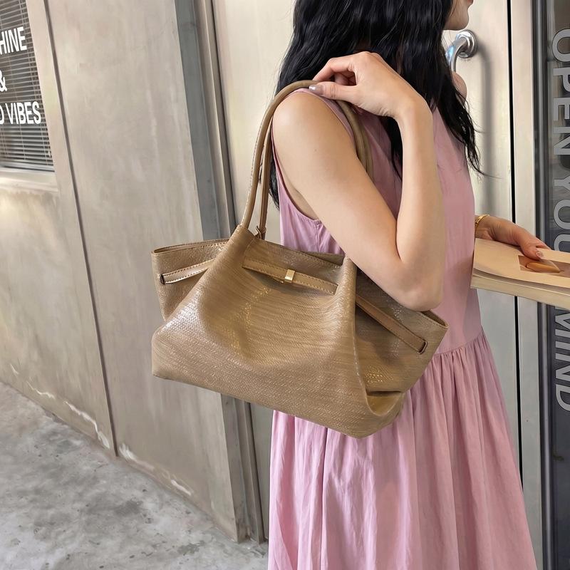 Large-capacity retro Demellier tote bag, fashionable pleated wing bag, shoulder bag, casual commuting style bag