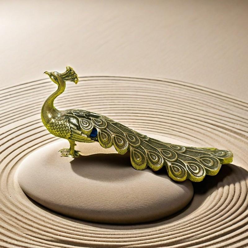 Legering påfågelfigur Retro samlarobjekt Skrivbordsdekoration Fågelstaty Antik Feng Shui-prydnad för Hemvardagsrumsinredning