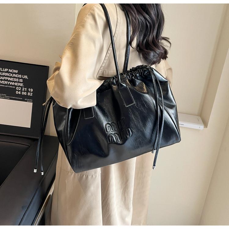2024 New Retro Large Capacity Tote Bag Female Urban Simple Shoulder Bag