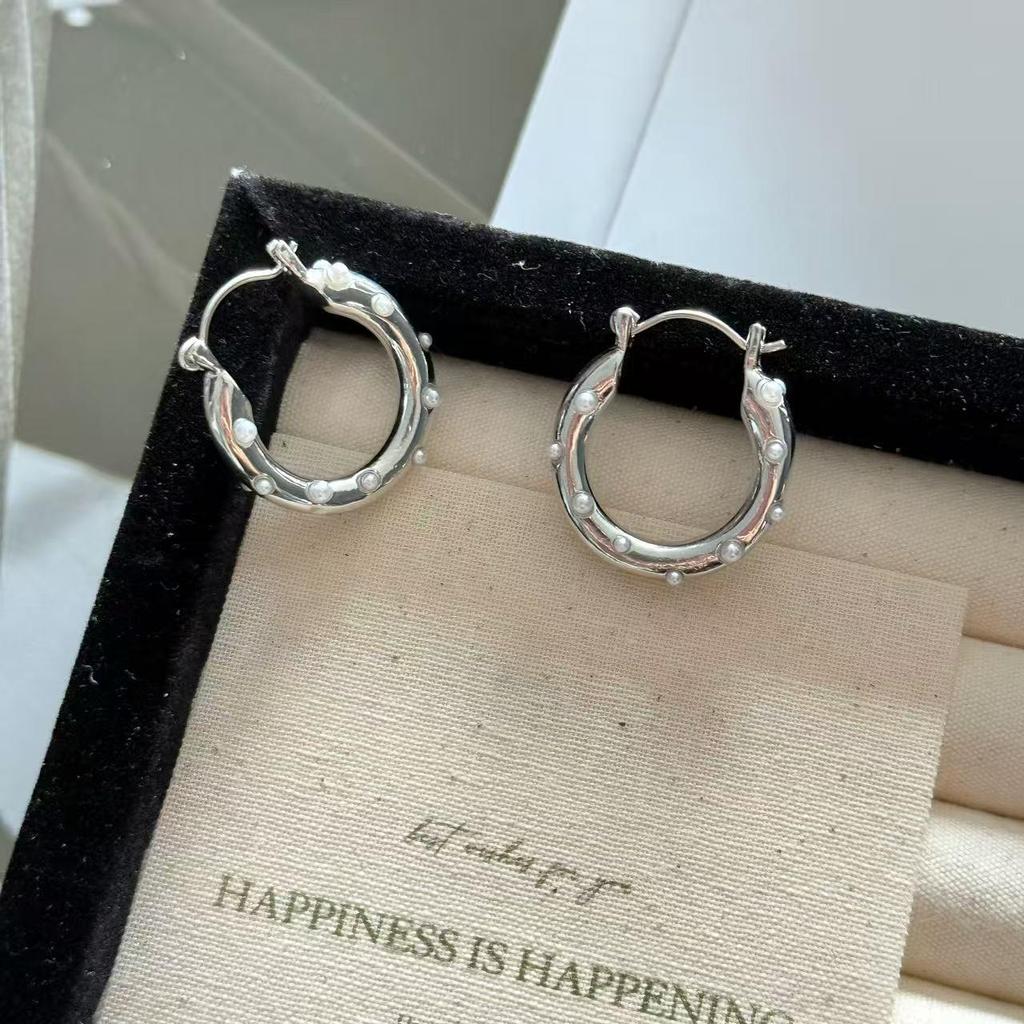 Luxury European & American Style Pearl Hoops - Versatile, High-Design Earrings for Women