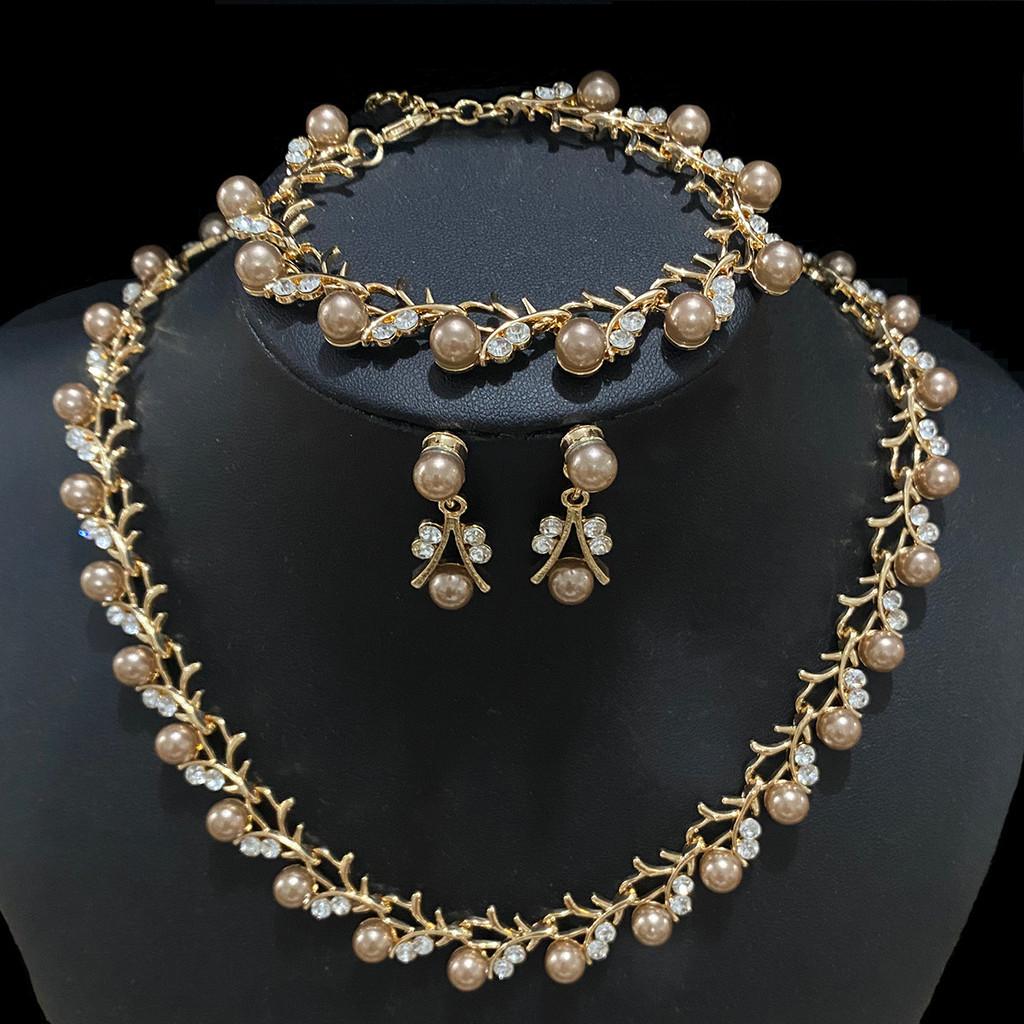 Elegant Jewelry Set With Artificial Pearl Flower Pendant For Womens Fashion Accessory Collection