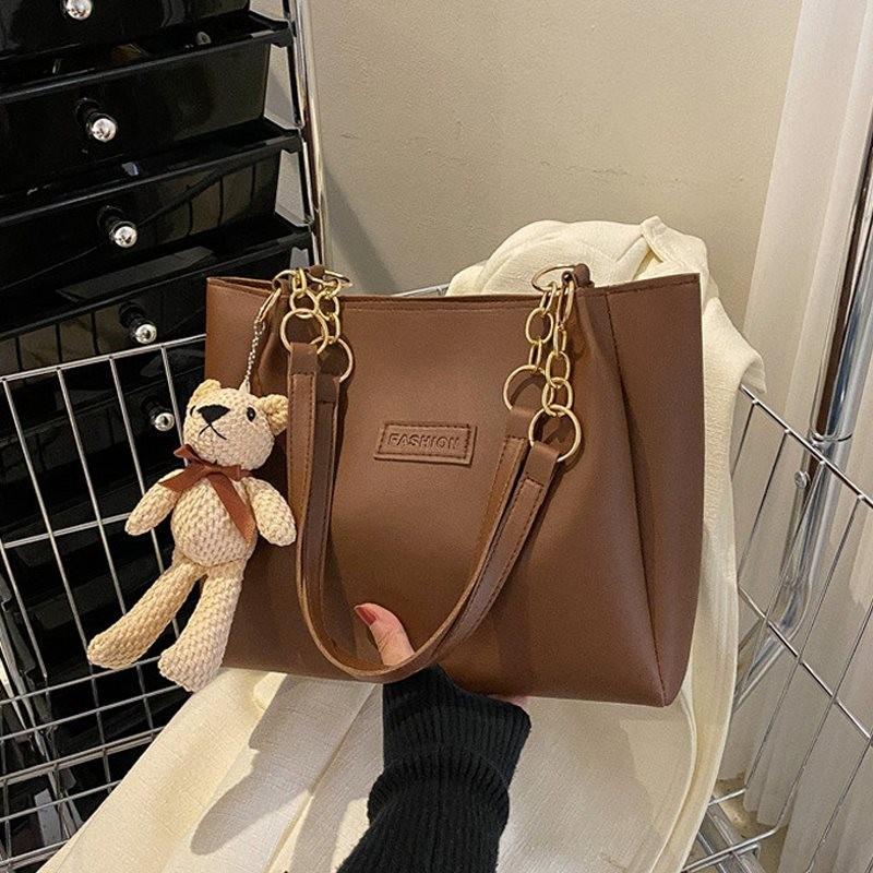 Stylish Retro Women's Tote Bag For Autumn Winter 2023 With Large Capacity And Chic Design