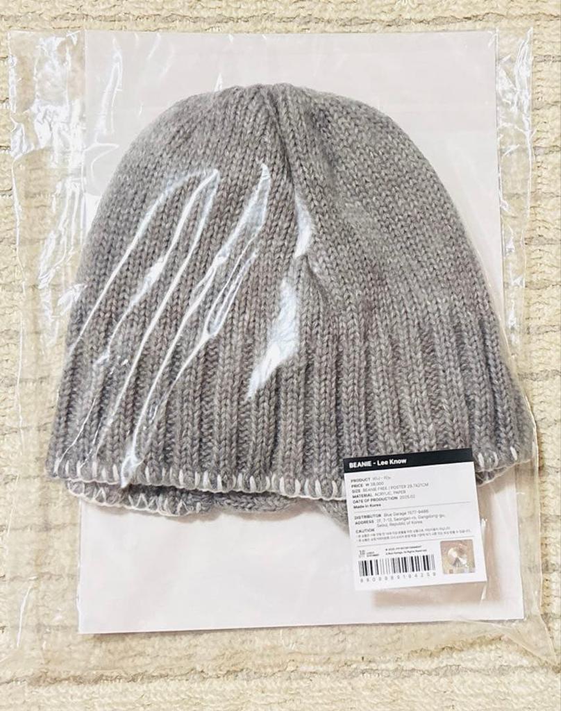 [USED] StrayKids MD Beanie with Poster Reno